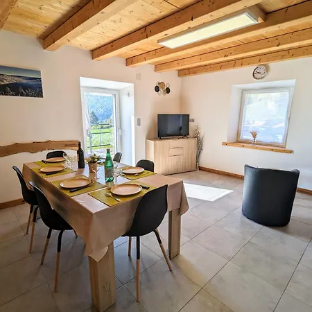 Дом отдыха Ancienne Ferme Renovee A Gerardmer, 3 Chambres, Confort Moderne - Fr-1-589-700